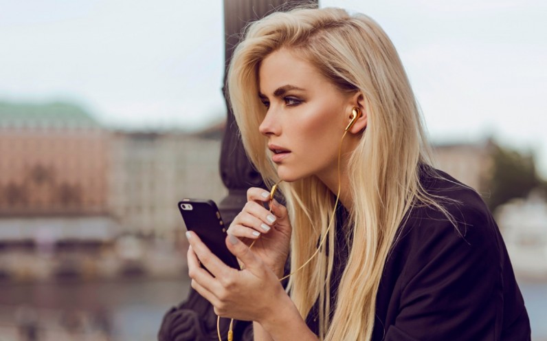 banner_in_ear3.jpg